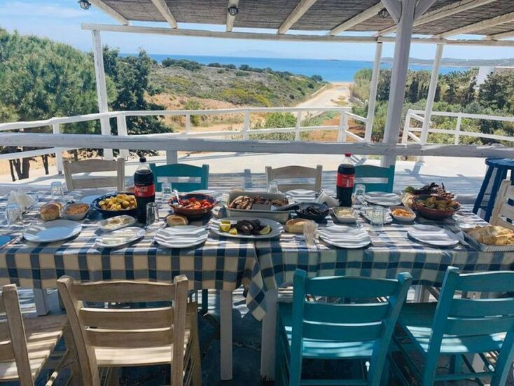 Peramataki Taverna - Lunch Spots