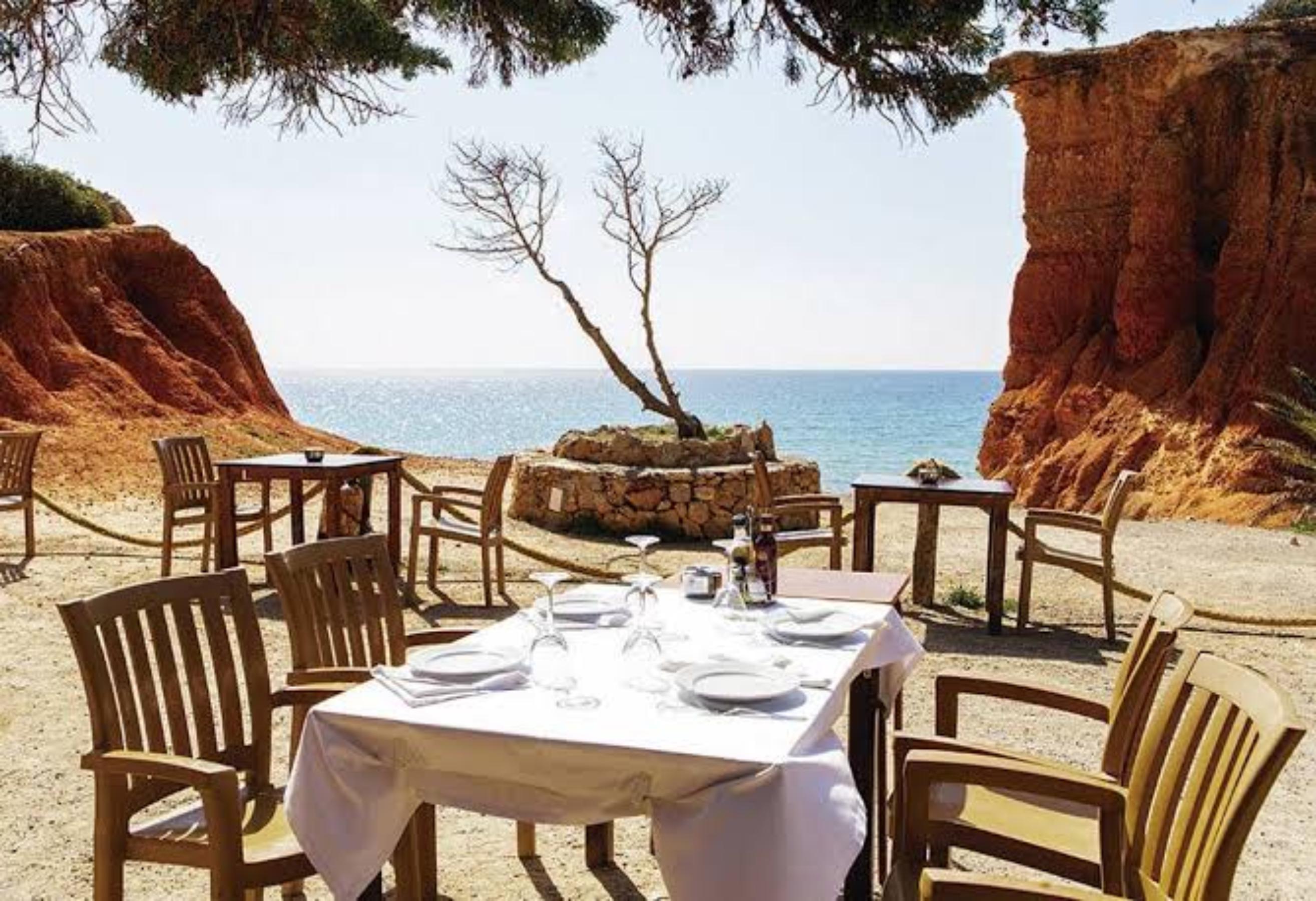 Restaurant Sa Caleta - Lunch Spots