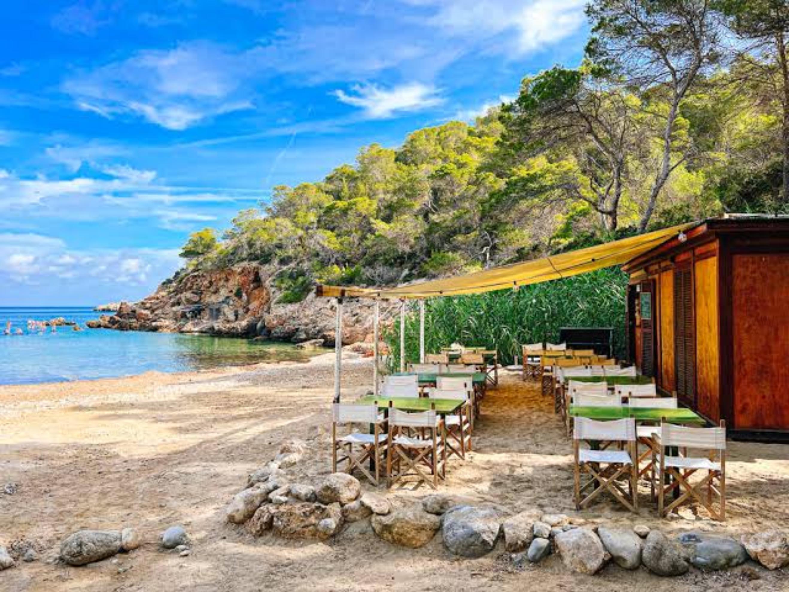 Chiringuito Cala Xuclar - Lunch Spots