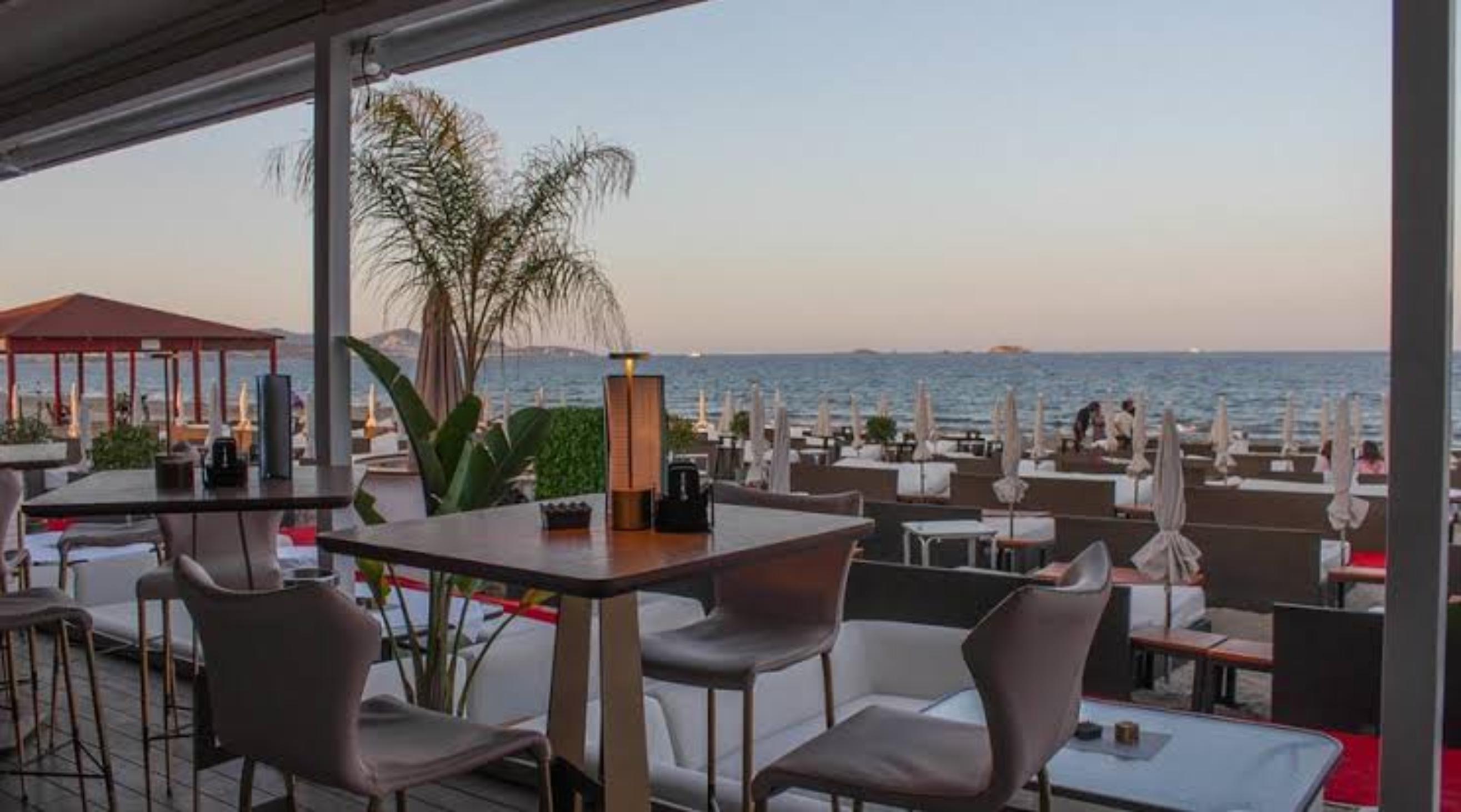 Nassau Beach Club - Lunch Spots