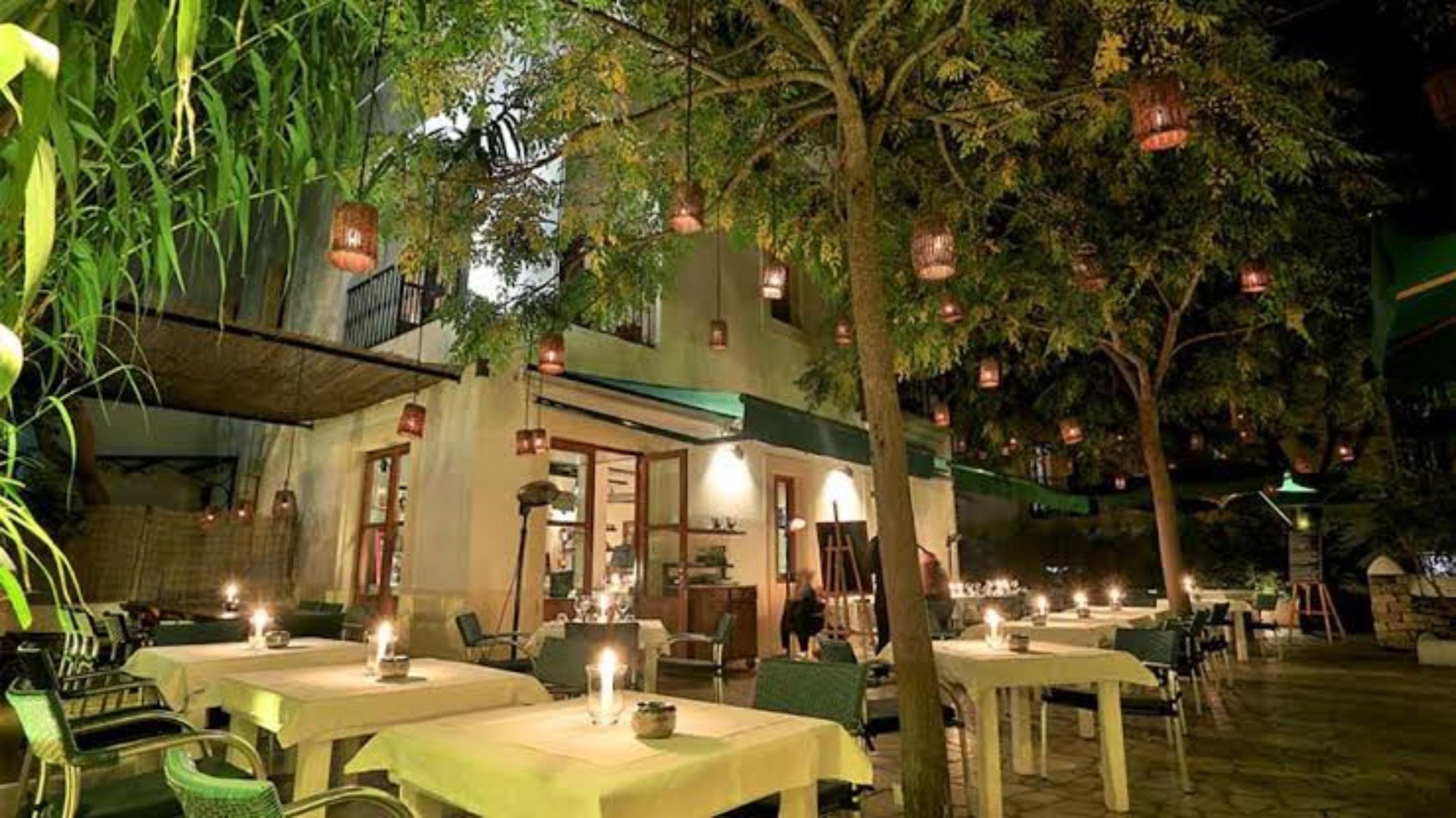 Macao Café - Dinner Venues