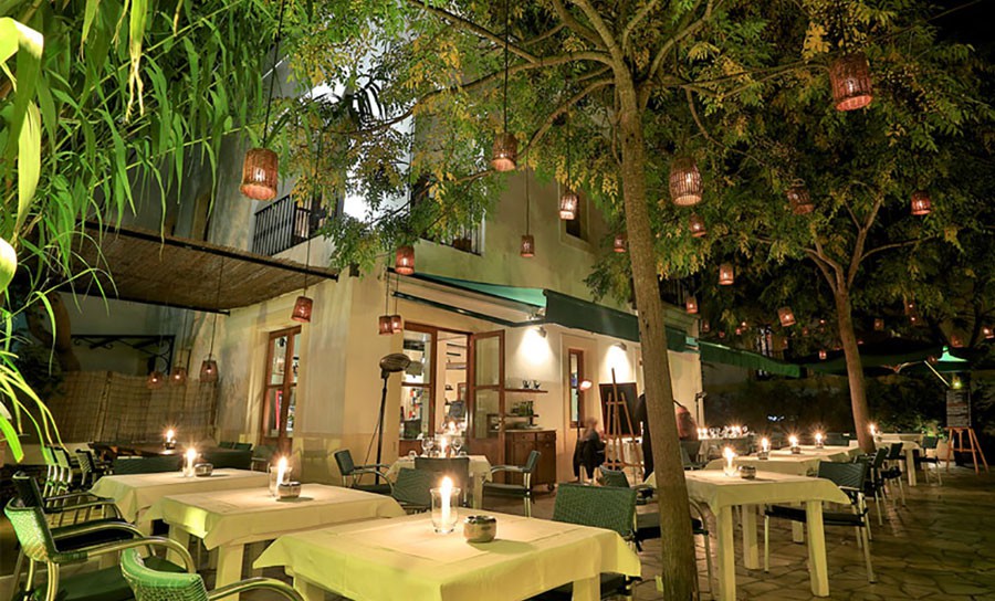 Macao Café - Dinner Venues
