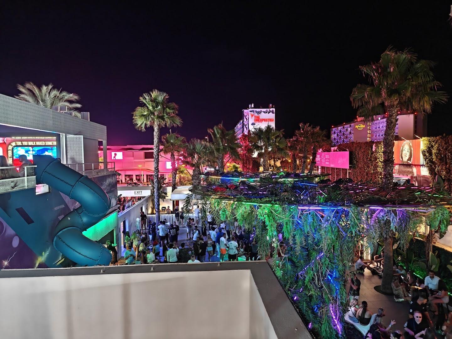 Hï Ibiza - Bars & Clubs