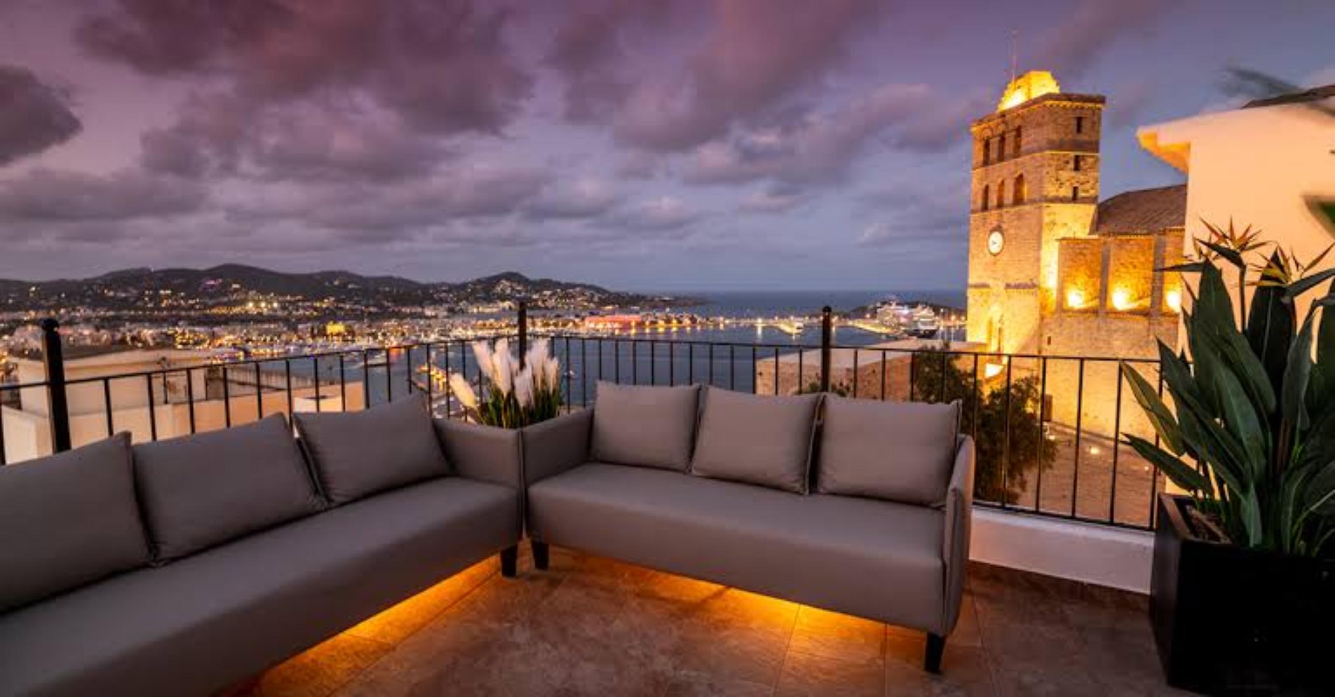 1742 Ibiza - Lunch Spots