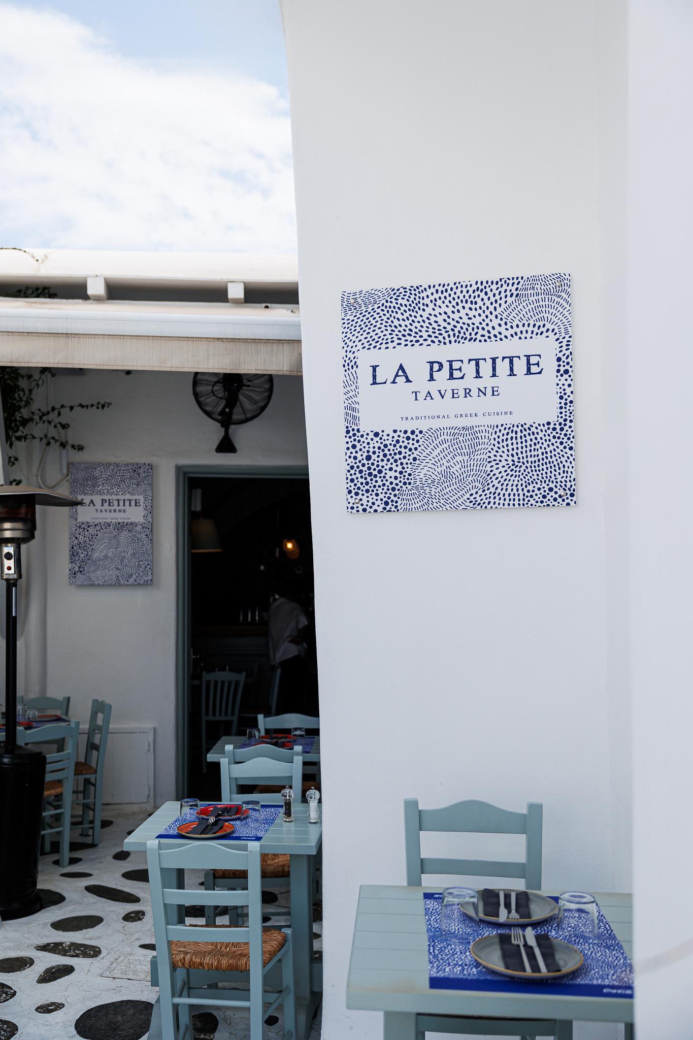 La Petite Taverne Metropole - Dinner Venues