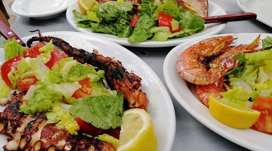 Kiki's Tavern - photo 3