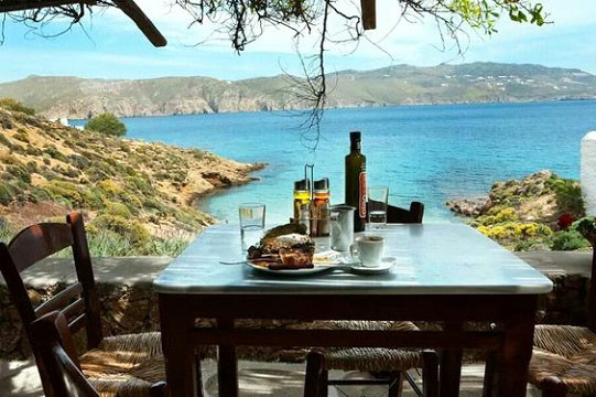 Kiki's Tavern - Lunch Spots