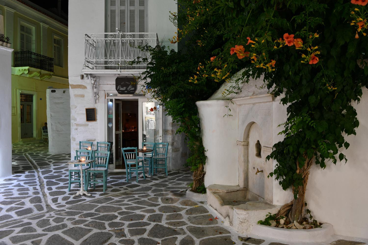 Pirate Bar - Bars & Clubs