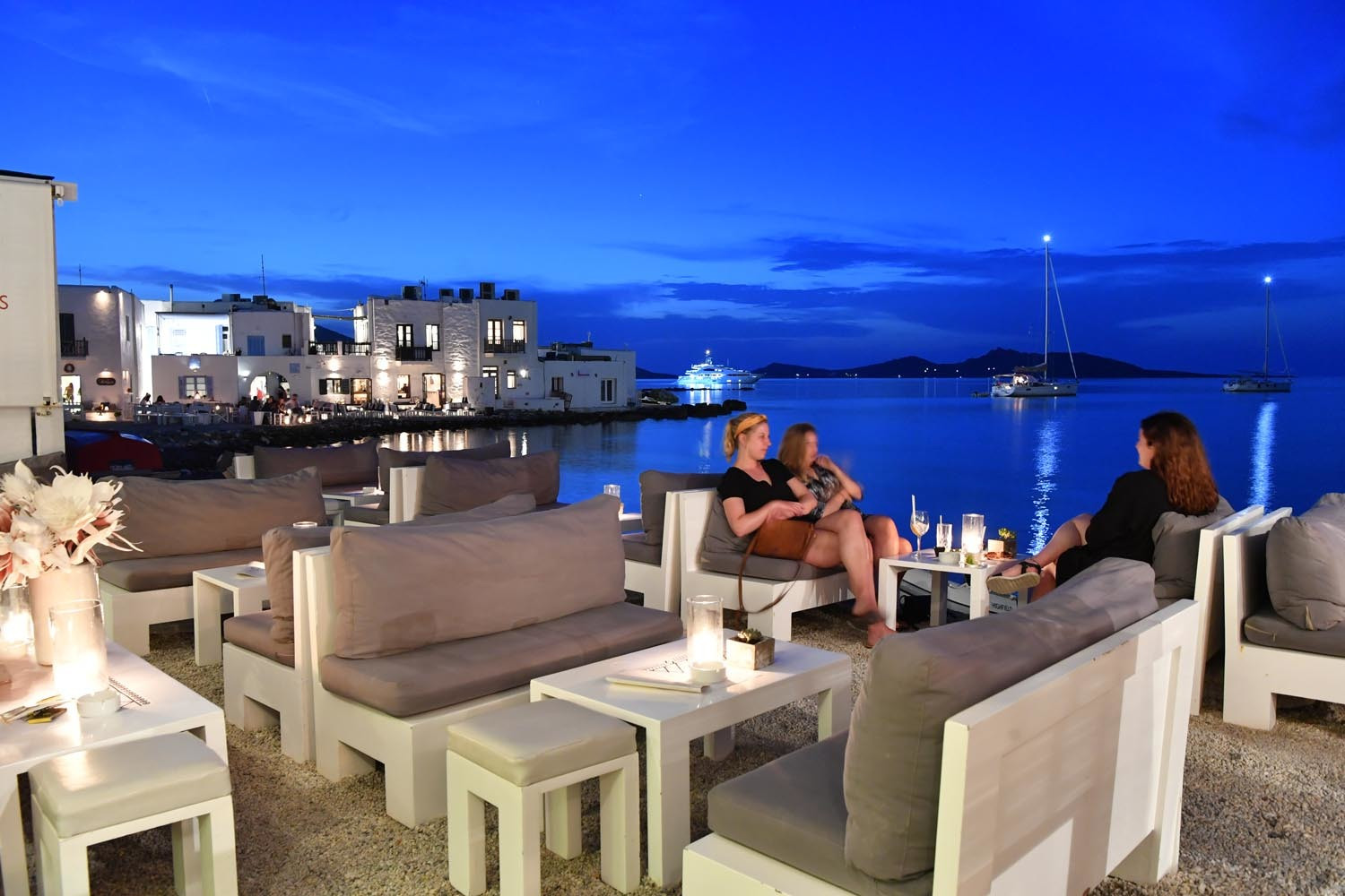 Fotis All Day Bar - Bars & Clubs