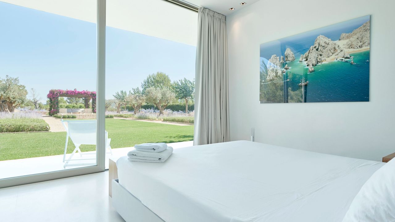 Ikebana - Guest Bedrooms