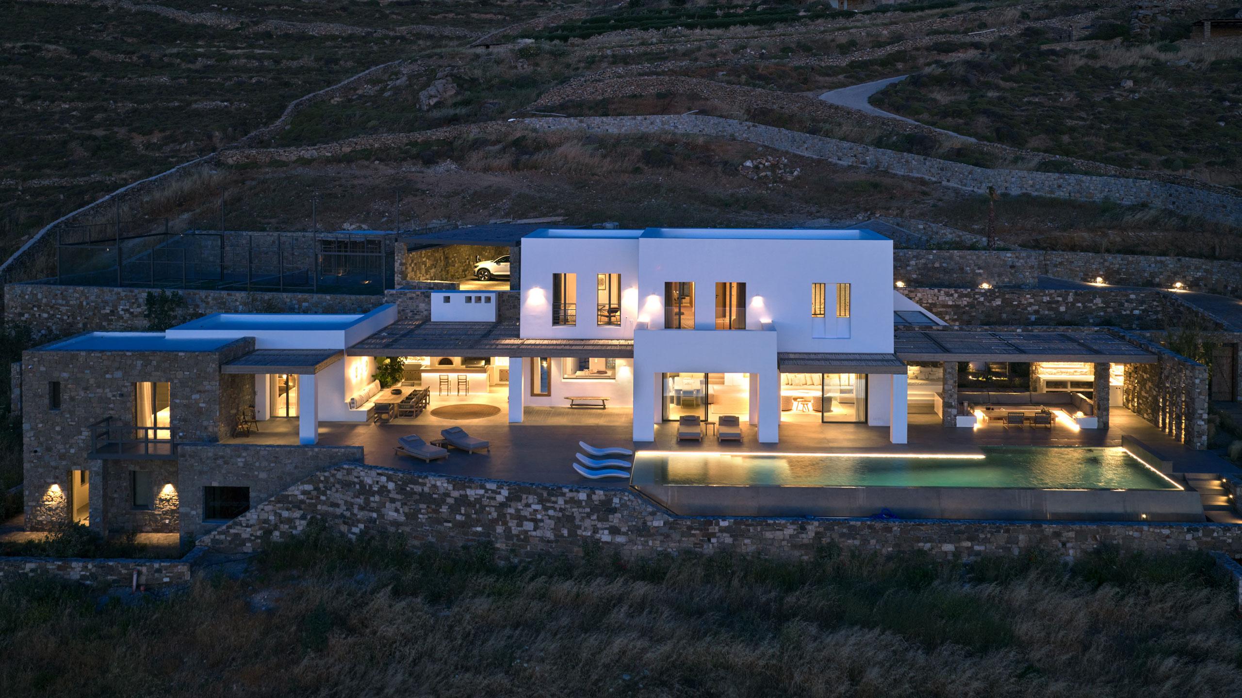 White Velvet - Houlakia, Mykonos